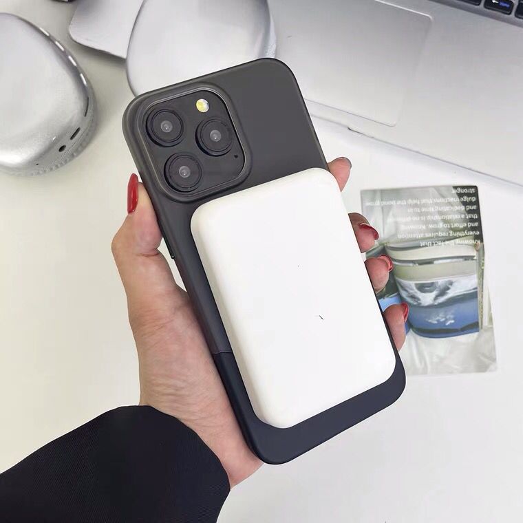 iPhone Case Removable Splicing Design